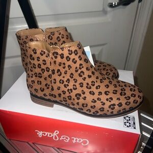 Cat & Jack Brown Leopard Kids  size 1